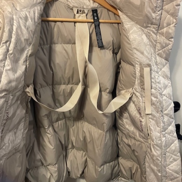 LULULEMON TEAM CANADA 22 DOWN JACKET. - Picture 4 of 4